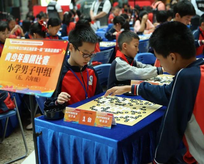 包含比赛场面多姿多彩，球员们尽情展现出自己的风采的词条