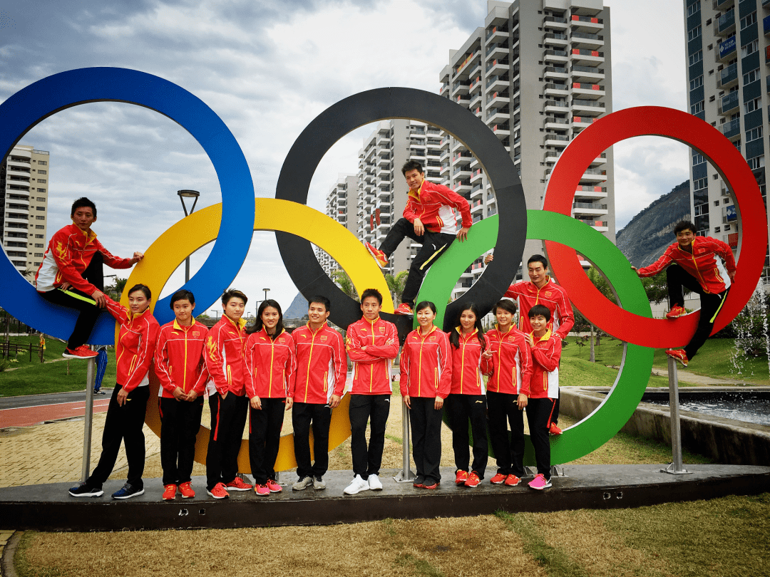 加拿大选手勇夺跳水金牌，星光熠熠