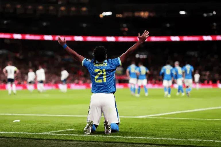 九游体育app-英国球队在国际锦标赛中脱颖而出