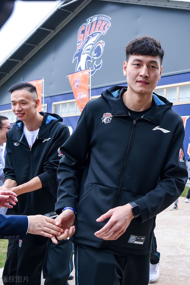 九游体育官方登录入口-新秀表现出色，获得关注与赞誉