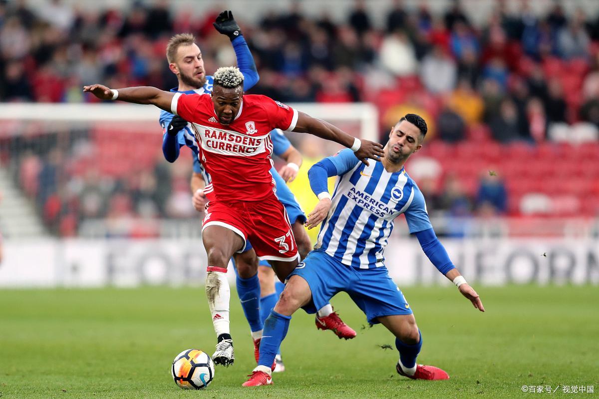 包含巴黎圣日耳曼客场逼平里昂，暂时排名领先位置的词条