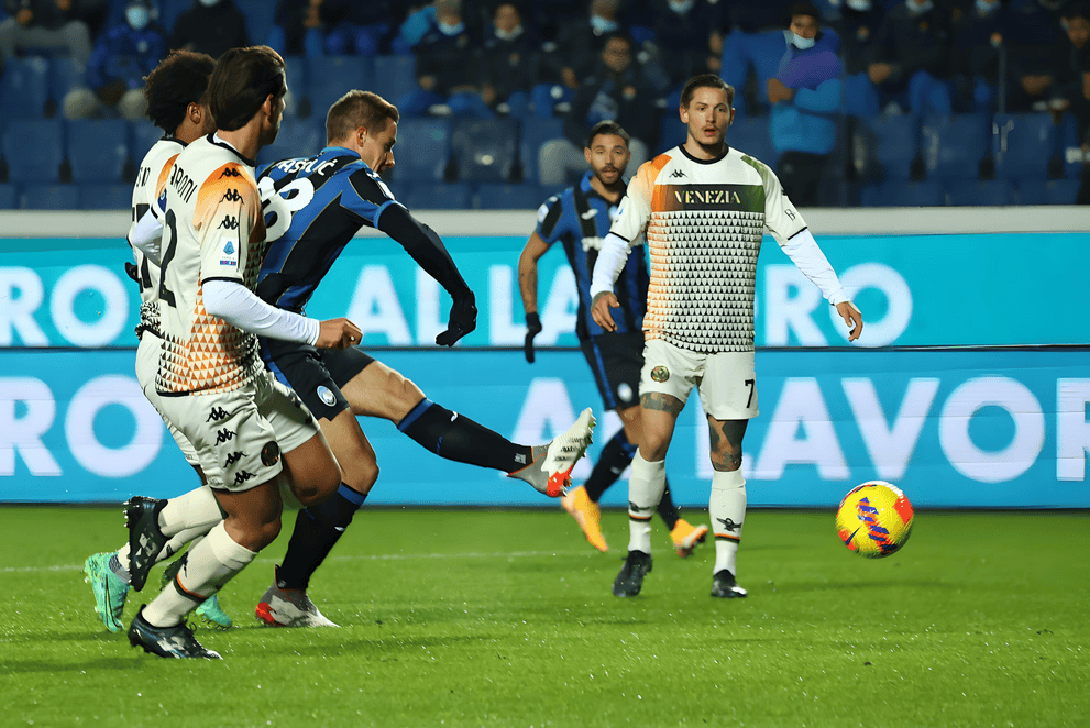 包含佛罗伦萨豪取三分，终结连胜纪录的词条