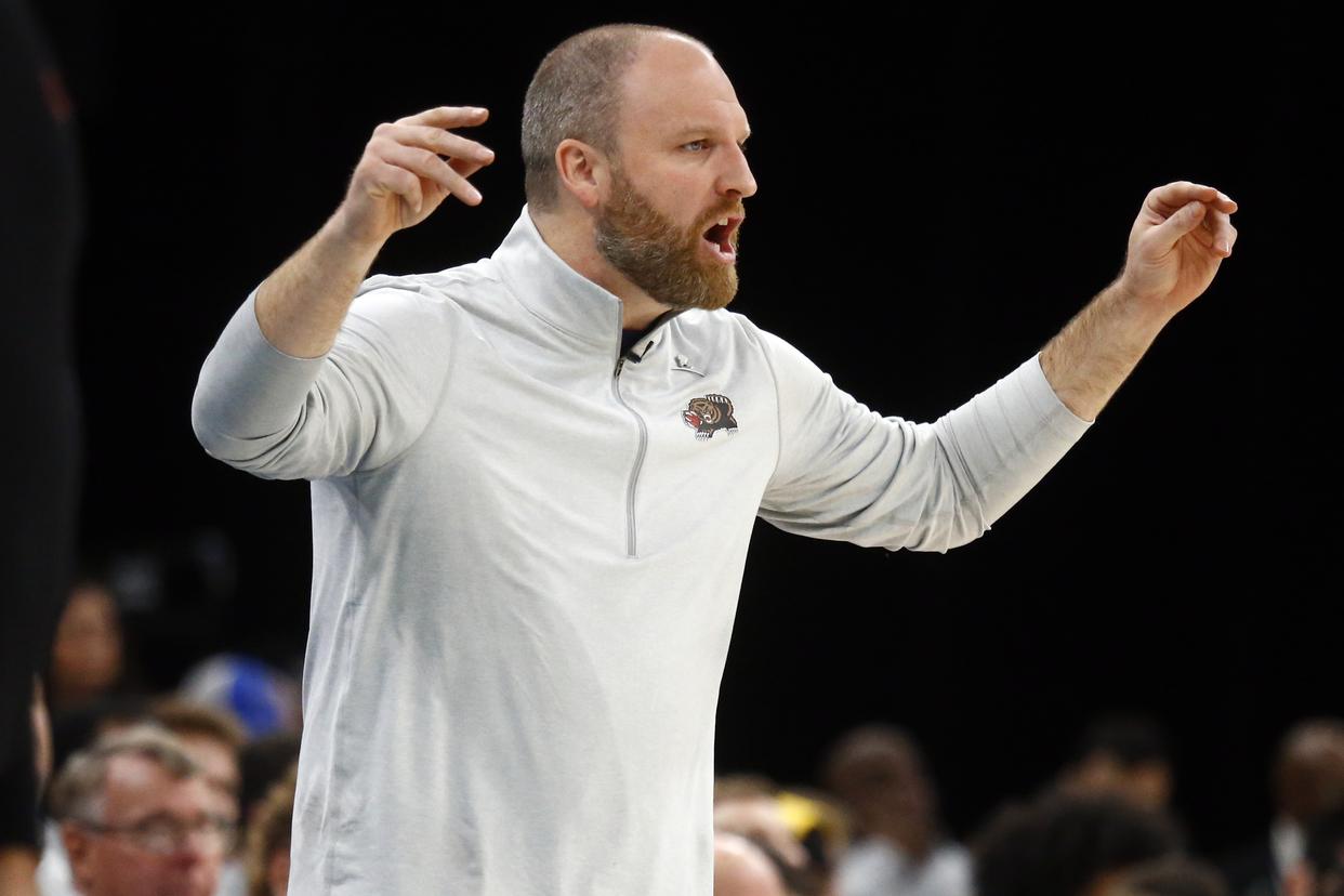 关于灰熊队主教练泰勒强调训练重要性，准备迎战对手的信息