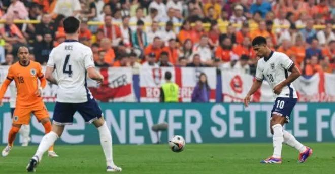 英格兰队在关键战役中失利 英格兰队在关键战役中失利