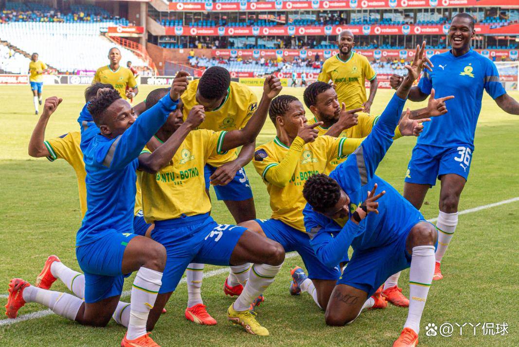 足球巨星齐聚，精彩对抗再掀激情足球狂潮的简单介绍