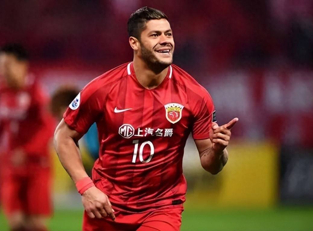 上港前锋独中两元，助球队逆转战局