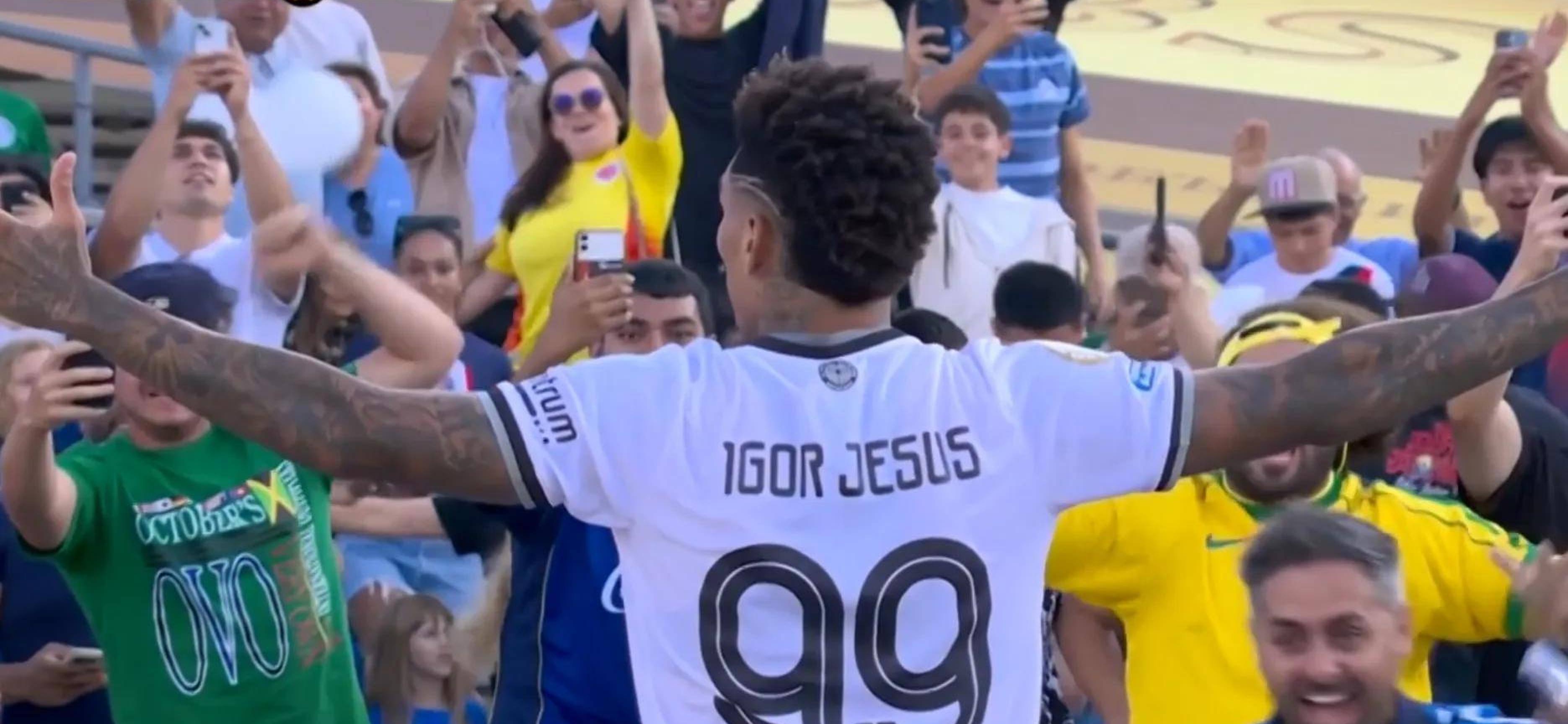 南欧球员表现出色，帮助球队获胜