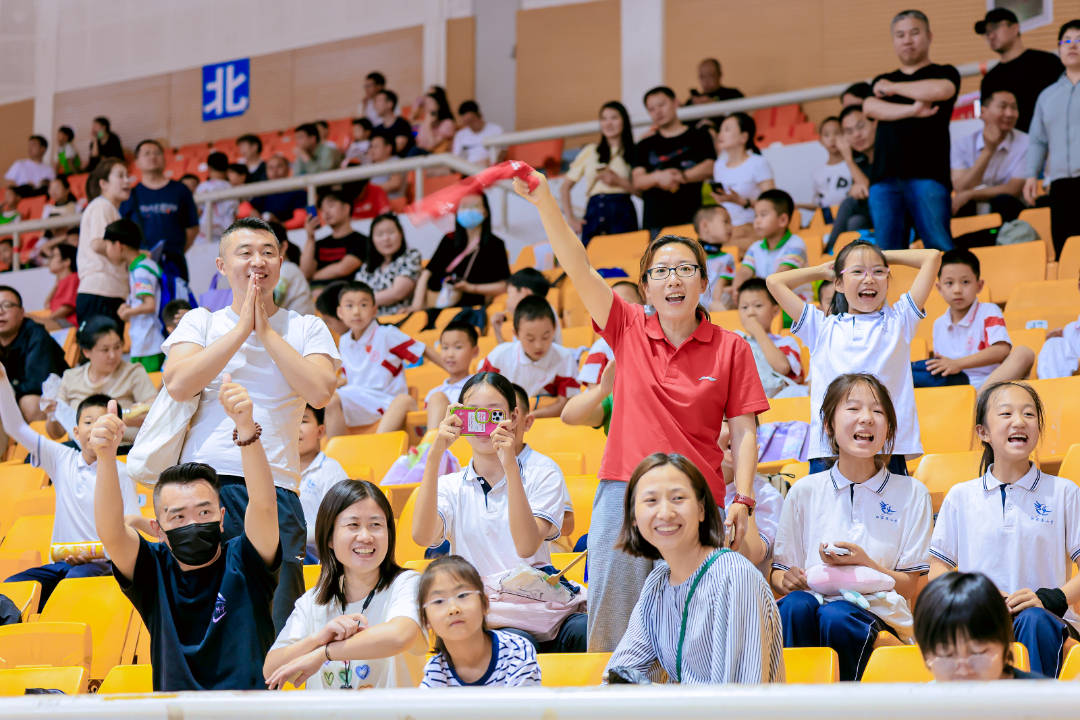 九游体育-场上精彩对决，观众尽享视觉盛宴