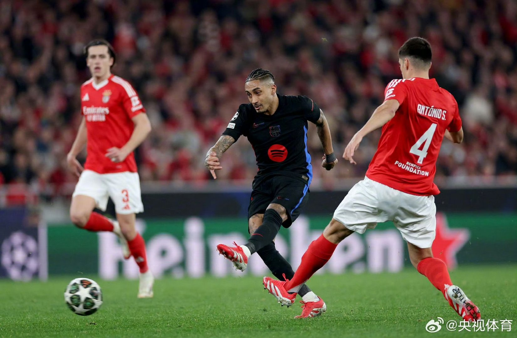 本菲卡展现实力，战胜对手晋级淘汰赛