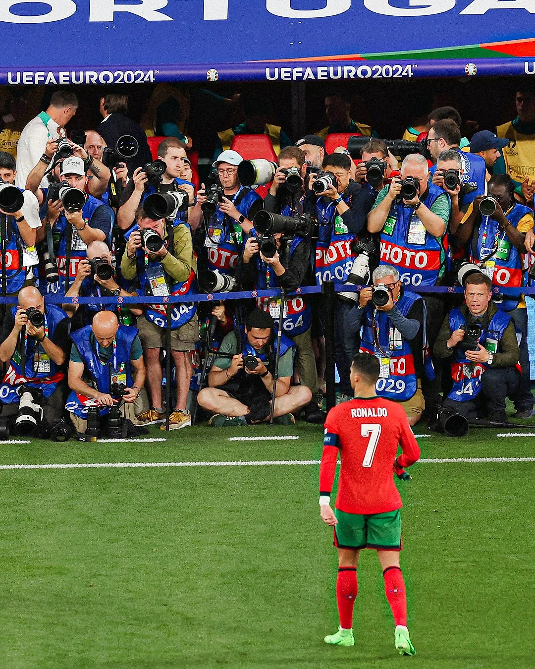 里尔球队在顶级联赛中勇夺胜利 里尔球队在顶级联赛中勇夺胜利