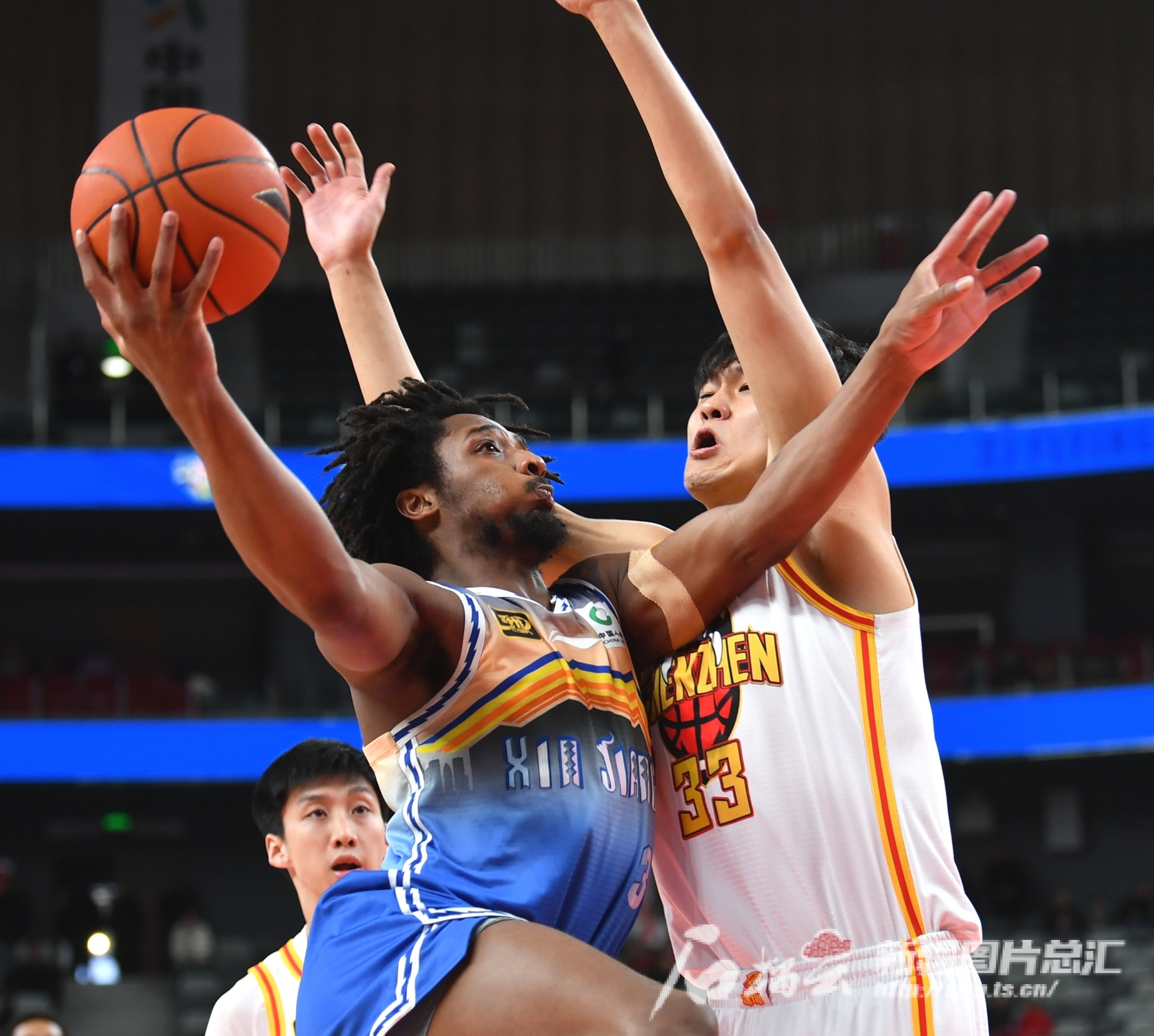 新疆队在场上展现完美表现