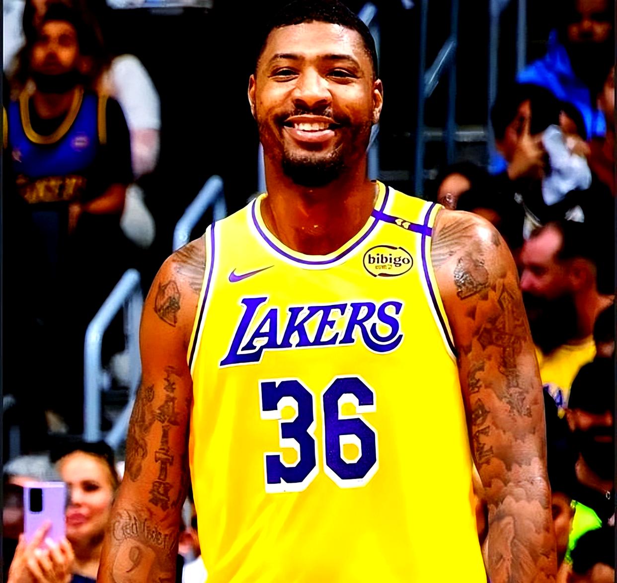 湖人新外援表现出色,给球队注入新活力 湖人新外援表现出色,给球队注入新活力